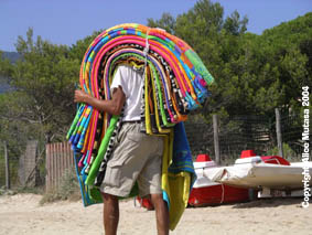 Towel seller- Marina di Campo beach-Isola d'Elba 2004 5.jpg