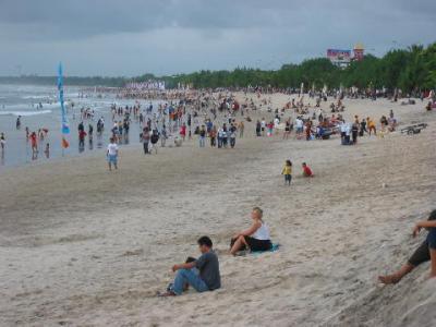 lots of people on Kuta Beach, Bali (Saturday)