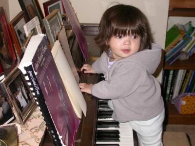 Alyssa the pianist