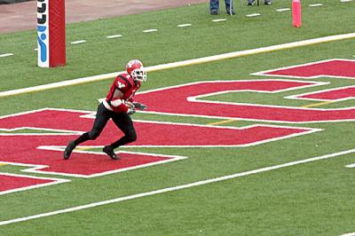 YSU Player Running Out the Kick OFf