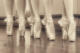 <b>10th</b><br><font=2><B>En Pointe</B><BR>by Dale Kennemer</font>