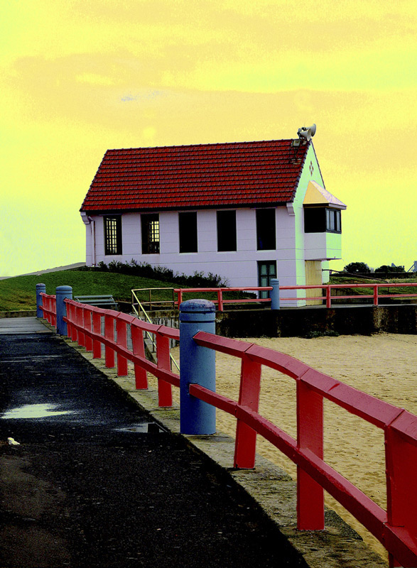 <b>The Beach</b><br><font size =1>theblue