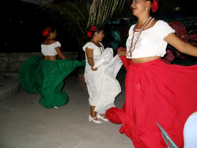 Mayan dinner and folkloric dance