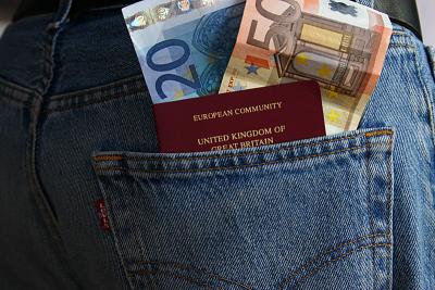 A Passport & 70 Euros... Europe is mine!