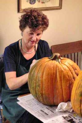 Donna Carving