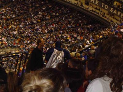 u35/world_of_sarah/medium/23037306.004Seattle054ECOMANTheBallGame8web.jpg