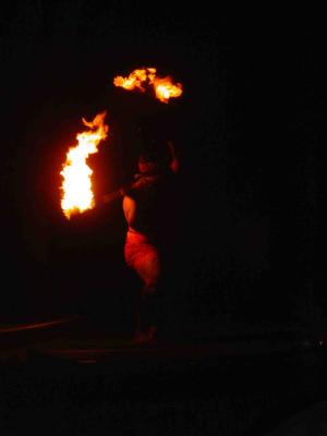 u35/world_of_sarah/medium/23072769.030OahuGermainesLuau18web.jpg