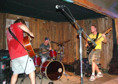 u35/xradiotx/medium/31839497.bigbandshot.jpg