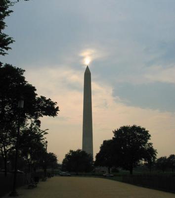 Light on Washington Monument