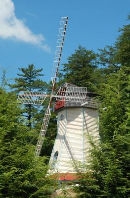 u36/ahearn/medium/32179092.windmill.jpg