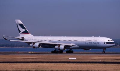 u36/airpaul/medium/32227298.BHXJCathayPacificA340arrives.jpg