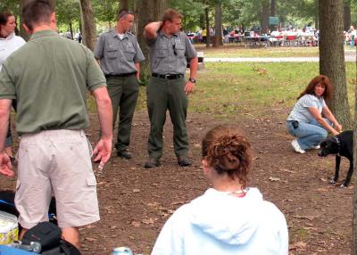 Sharon attempts to assist the perps with the Park Police in pursuit of the unleashed!