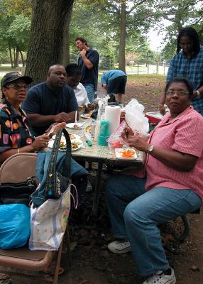 u36/bklyncmt/medium/32293573.71Medium040807PicnicMED012.jpg