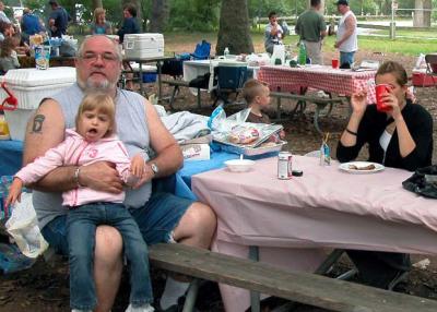u36/bklyncmt/medium/32293579.71Medium040807PicnicMED018.jpg