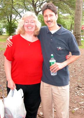 u36/bklyncmt/medium/32293592.71Medium040807PicnicMED031.jpg