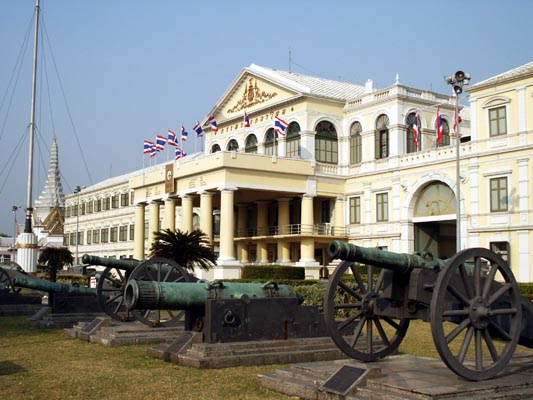 Historic cannon in front of Ministry of Defense, Bangkok