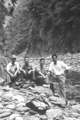 Friends of my father, they all worked for Taiwan Electricity Plant and were neighbours. This pic was taken within 1960's.