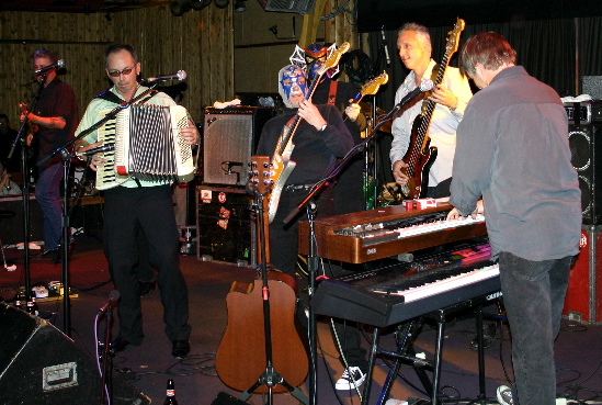 Dave Alvin & Los Straitjackets