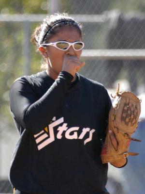 Paige Ruiz pitching