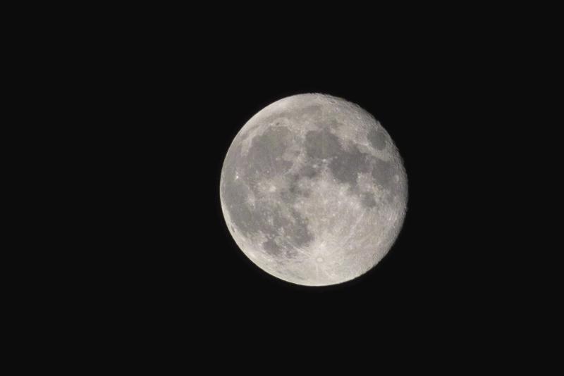 1600 moon
