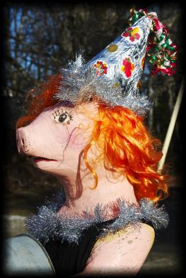 A week later, she's colored her hair and is ready to oink in the New Year! She's one hot chick....oops!....porkie!