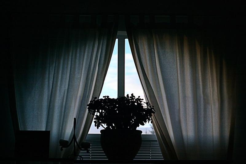 <B>LR Window</B><BR>*<FONT size=2>by j trujillo</FONT>