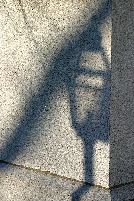 <B>Dividing Line</B><BR><FONT size=2>*by Mark Hensley</FONT>