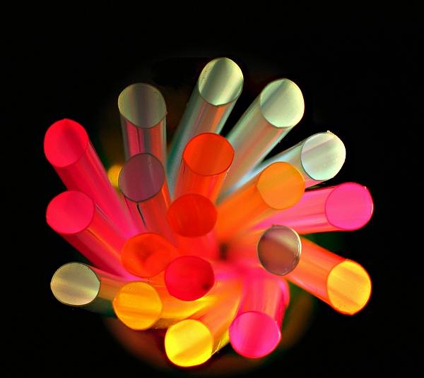 Straws 2 *