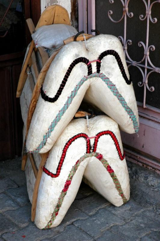 Tokat at saddle maker