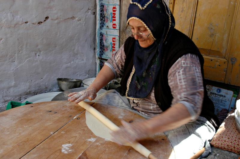 Niksar gozleme making