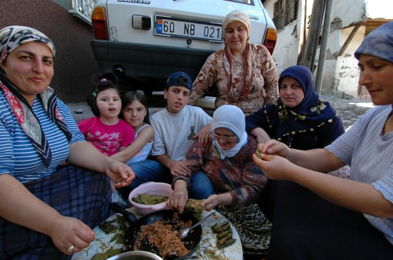 Niksar dolma making