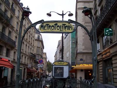 Subway entrance on Rue de Rivoli