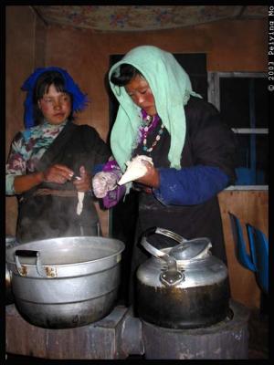 Making Tibetan noodles -- more like nuggets