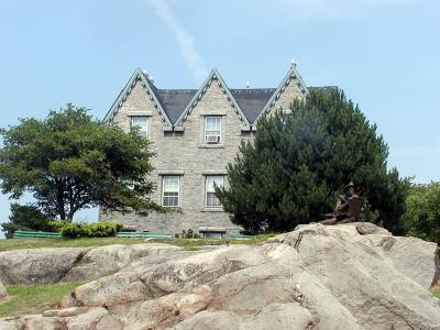 u36/fiwit/medium/32171293.fitzhughlanehouse.jpg