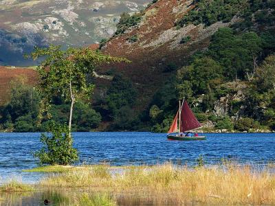 Traditional sailing on Ullswater