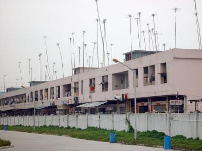 u36/gmaclin/medium/13570717.ApartmentBuildingsatManufacturingPlantinShenzhen13570717.jpg