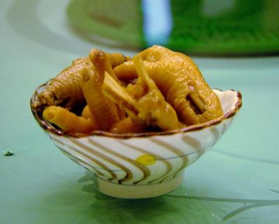 u36/gmaclin/medium/13570718.BowlofChickenFeet13570718.jpg