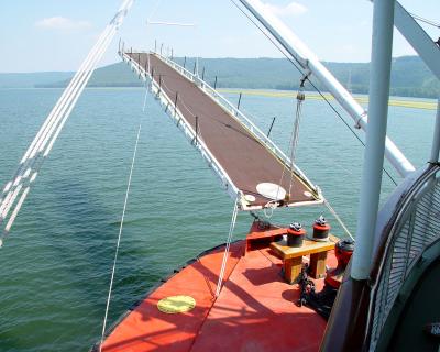 Cruising the Tennessee River