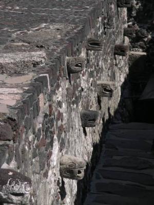 Templo Mayor_Quetzalcoatl.JPG