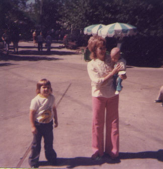 u36/intenserides/upload/24513353.Opryland1976.jpg