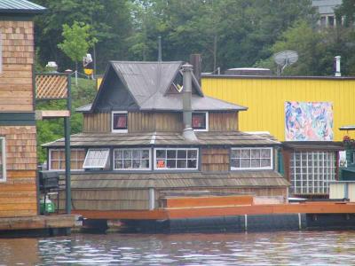 House boat