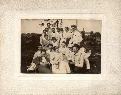 Family1893Fall River MA.jpg