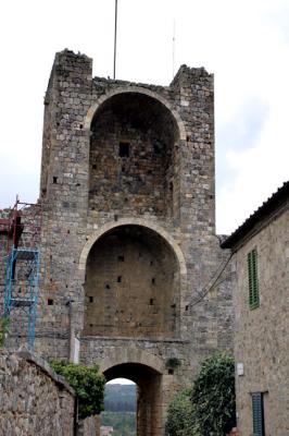 Monti gate.jpg