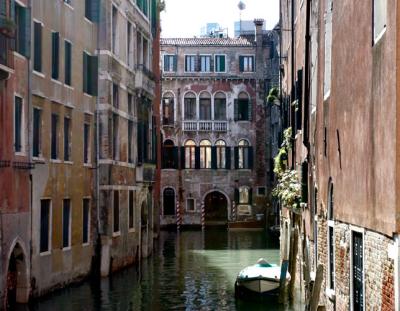 venice canal 926.jpg