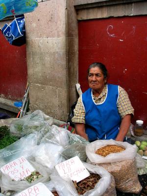 herb seller: guanajuato, mexico (oct 2003).JPG