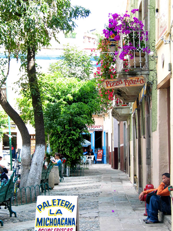 plaza: guanajuato, mexico (oct 2003)