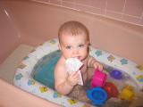 ellie_inthebathtub4_oct1.jpg