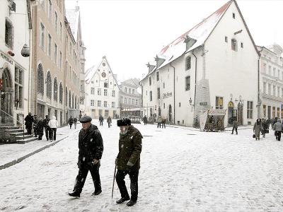 u36/kaj_e/medium/40398925.10SnowFallInOldTown.jpg