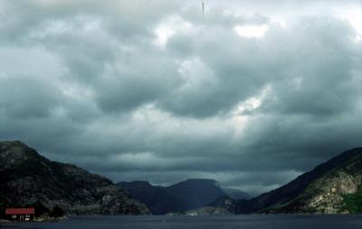Norway040_Scenery_Hjelmeland.jpg