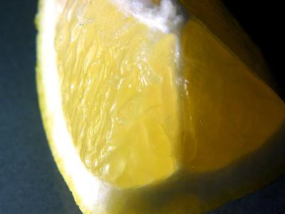 lemon wedge